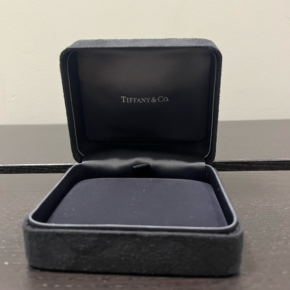 Tiffany & Co. felt/velvet jewelry box  #TiffanyCo black